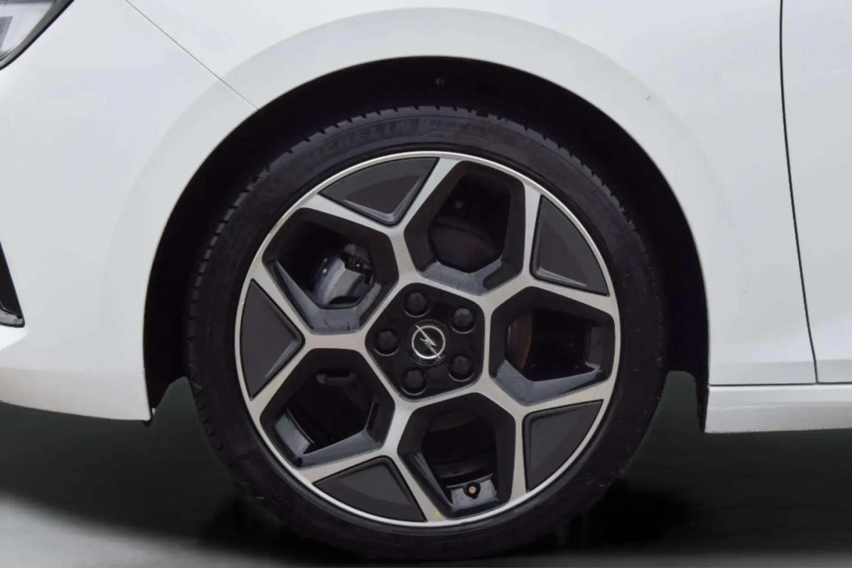 opel-astra-2025-gasolina-1199cc