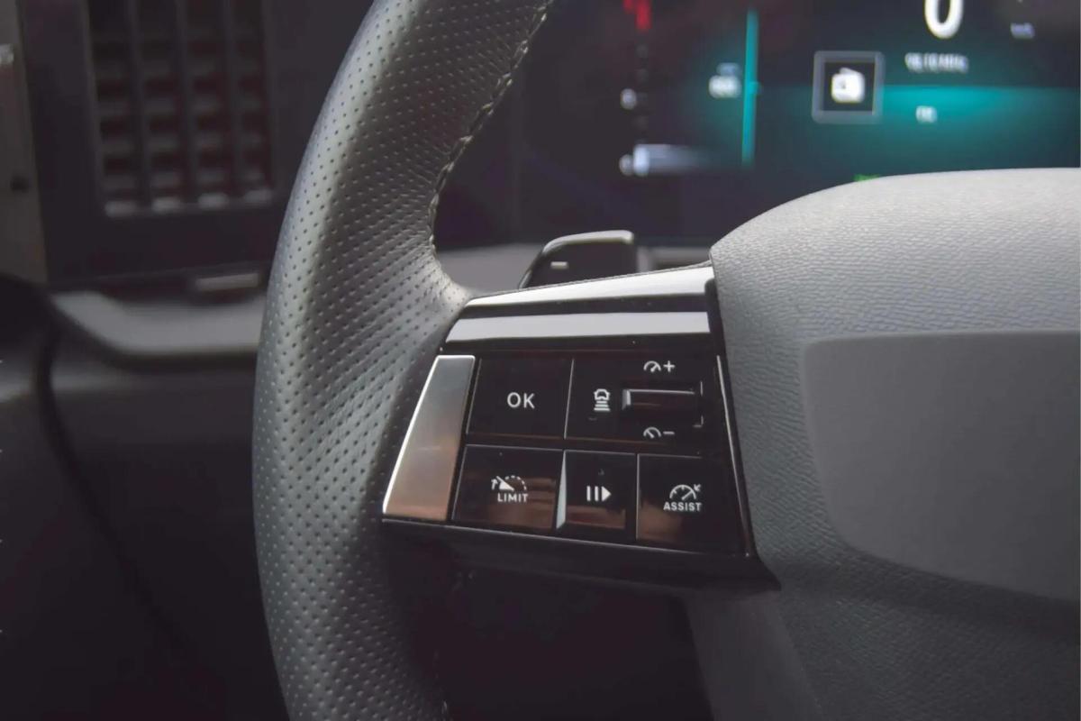 opel-astra-2025-gasolina-1199cc