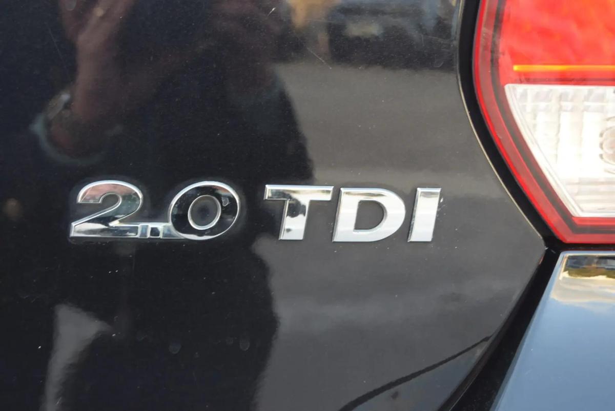 volkswagen-golf-variant-2012-diesel-1968cc