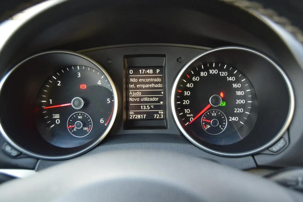 volkswagen-golf-variant-2012-diesel-1968cc