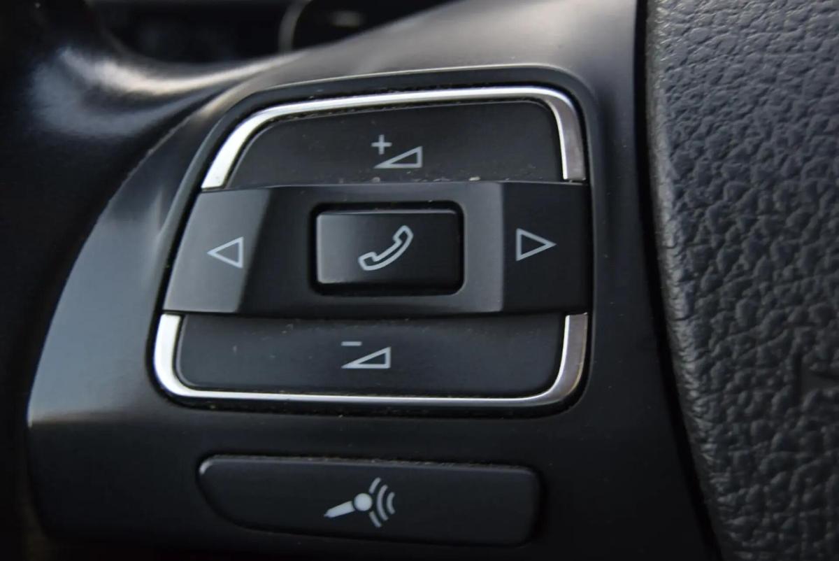 volkswagen-golf-variant-2012-diesel-1968cc