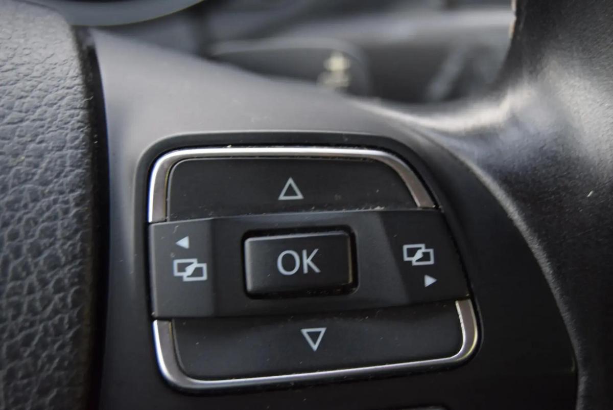volkswagen-golf-variant-2012-diesel-1968cc
