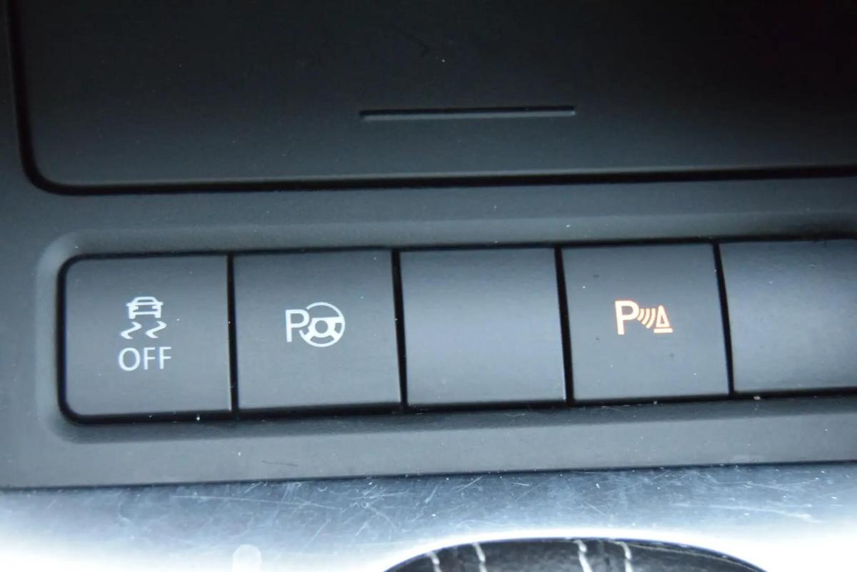 volkswagen-golf-variant-2012-diesel-1968cc