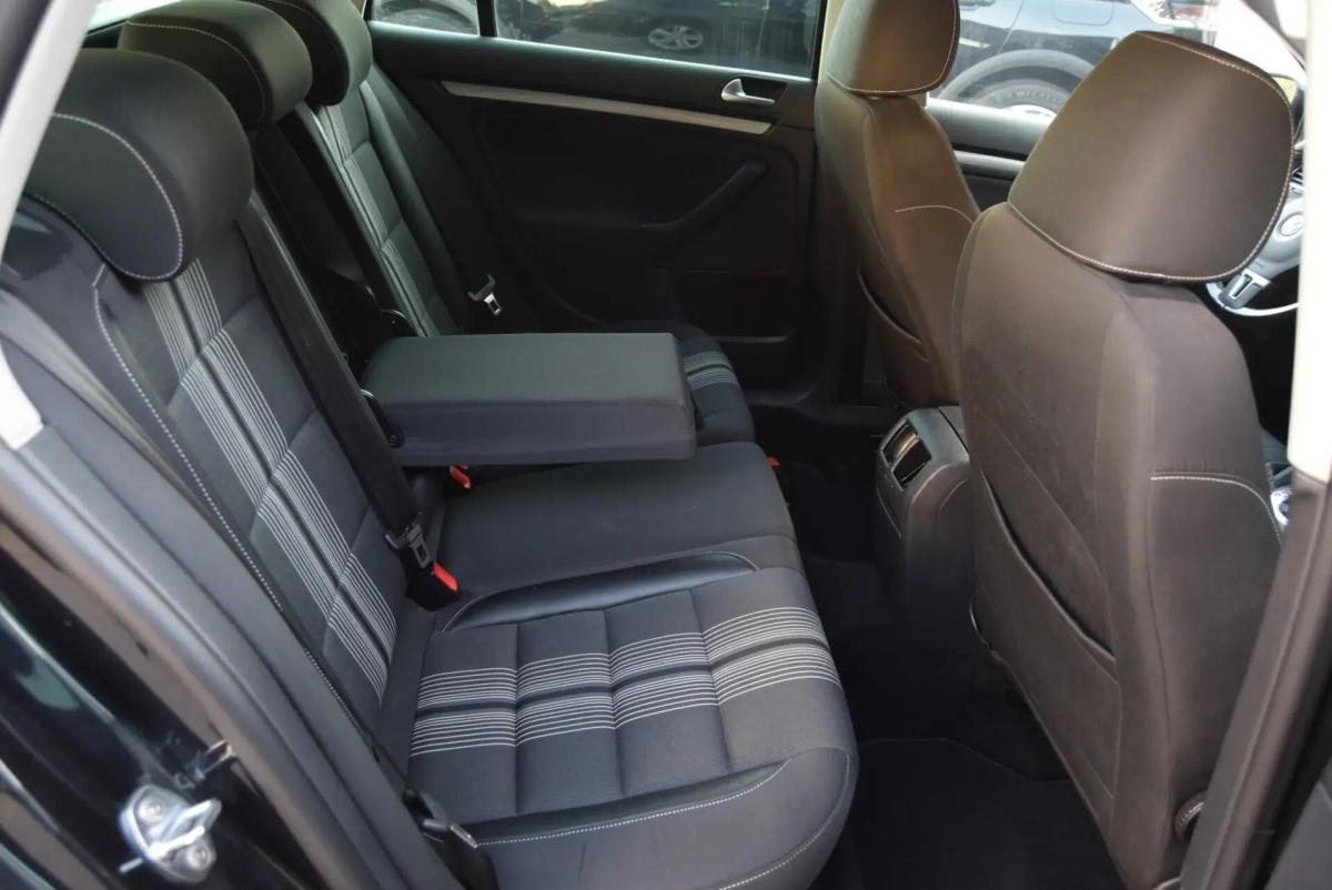 volkswagen-golf-variant-2012-diesel-1968cc