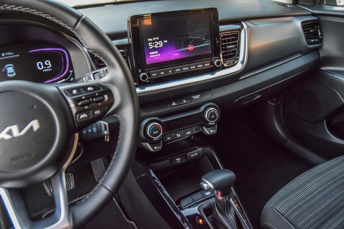 kia-stonic-2025-gasolina-998cc