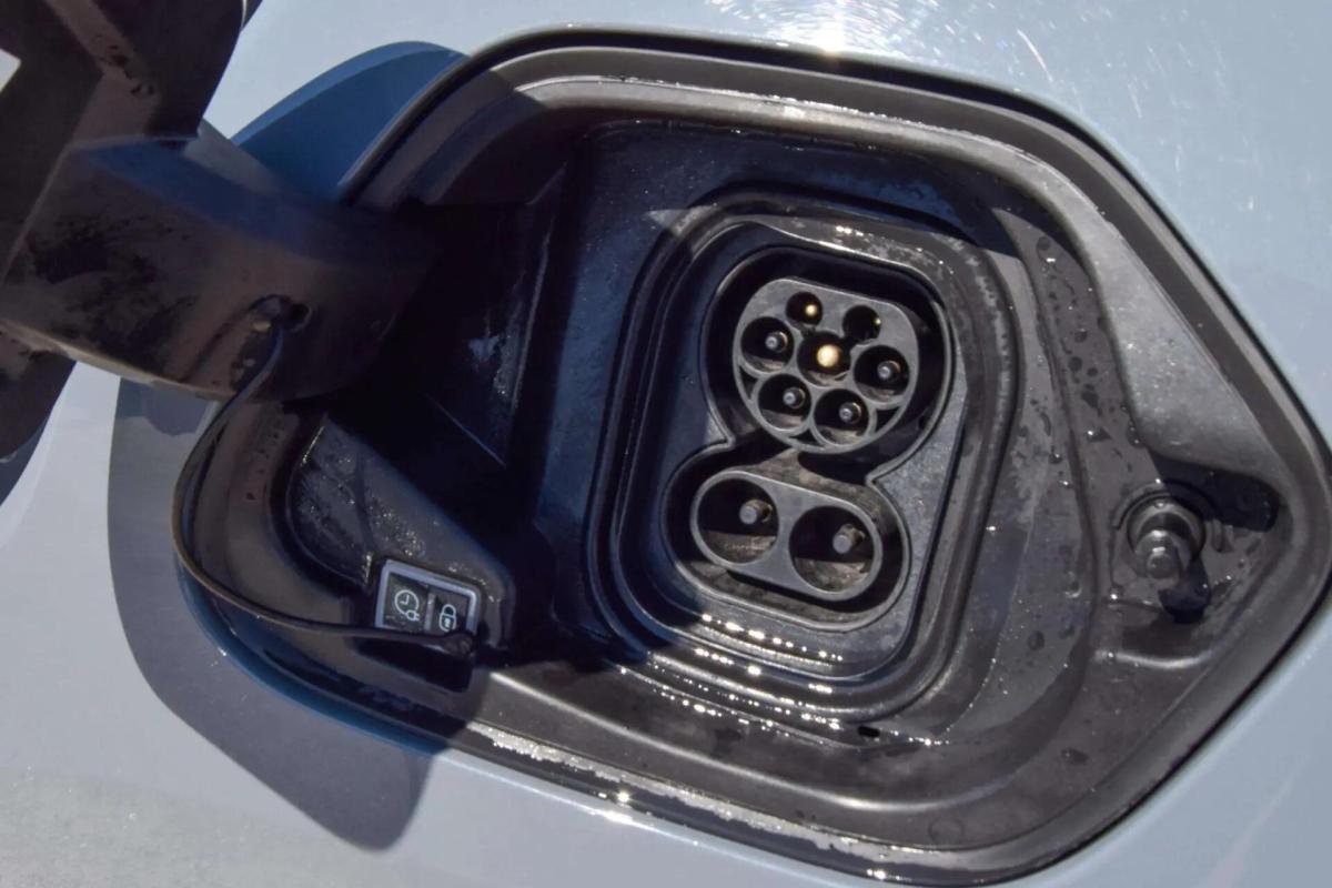 opel-corsa-e-2024-eletrico-0cc