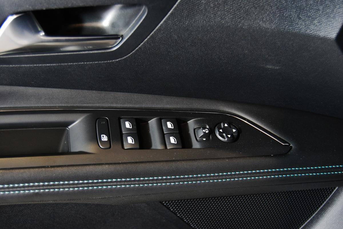 peugeot-3008-2023-diesel-1499cc