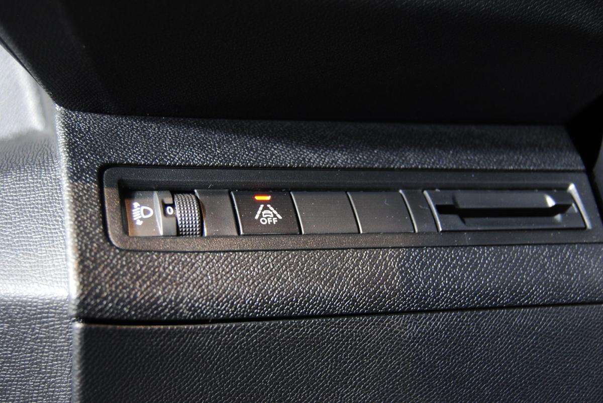 peugeot-3008-2023-diesel-1499cc