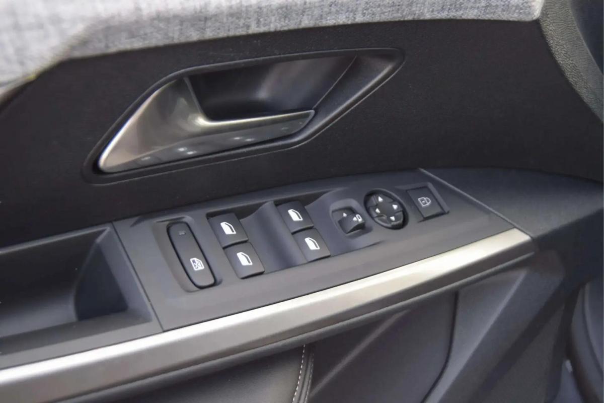 peugeot-3008-2025-hibrido-a-gasolina-1199cc