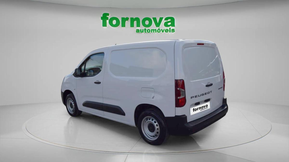 peugeot-partner-2025-diesel-1499cc