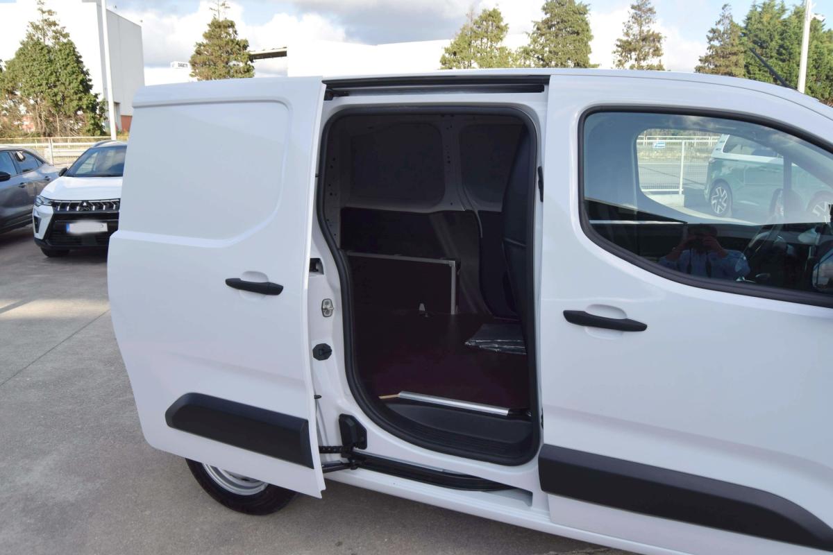 peugeot-partner-2025-diesel-1499cc