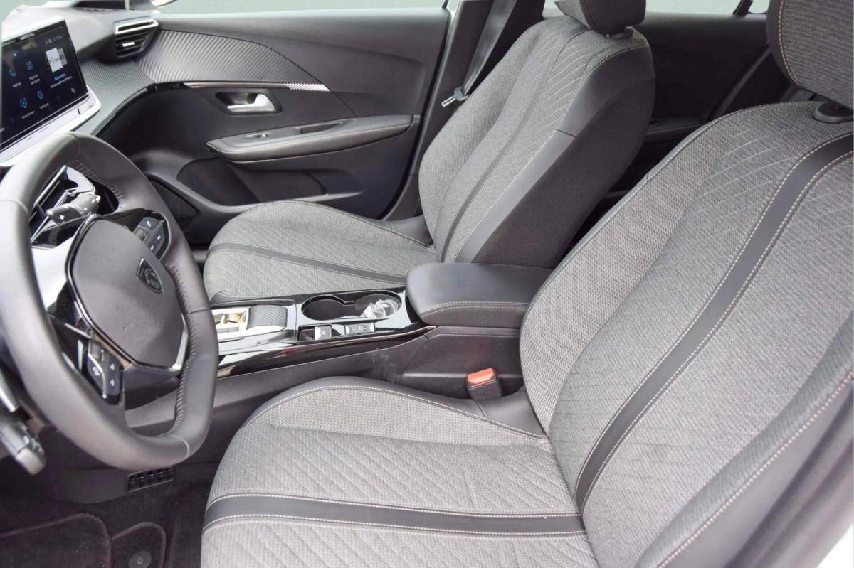 peugeot-208-2025-gasolina-1199cc