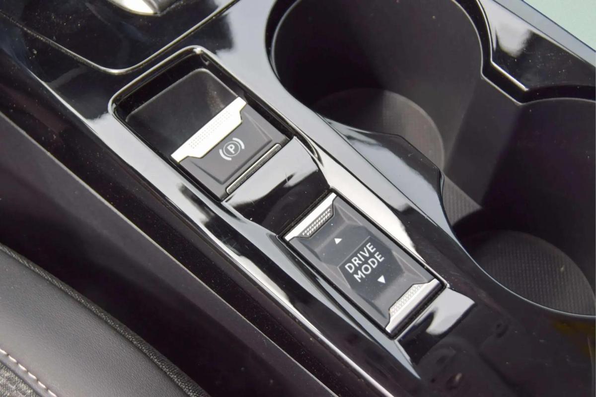 peugeot-208-2025-gasolina-1199cc