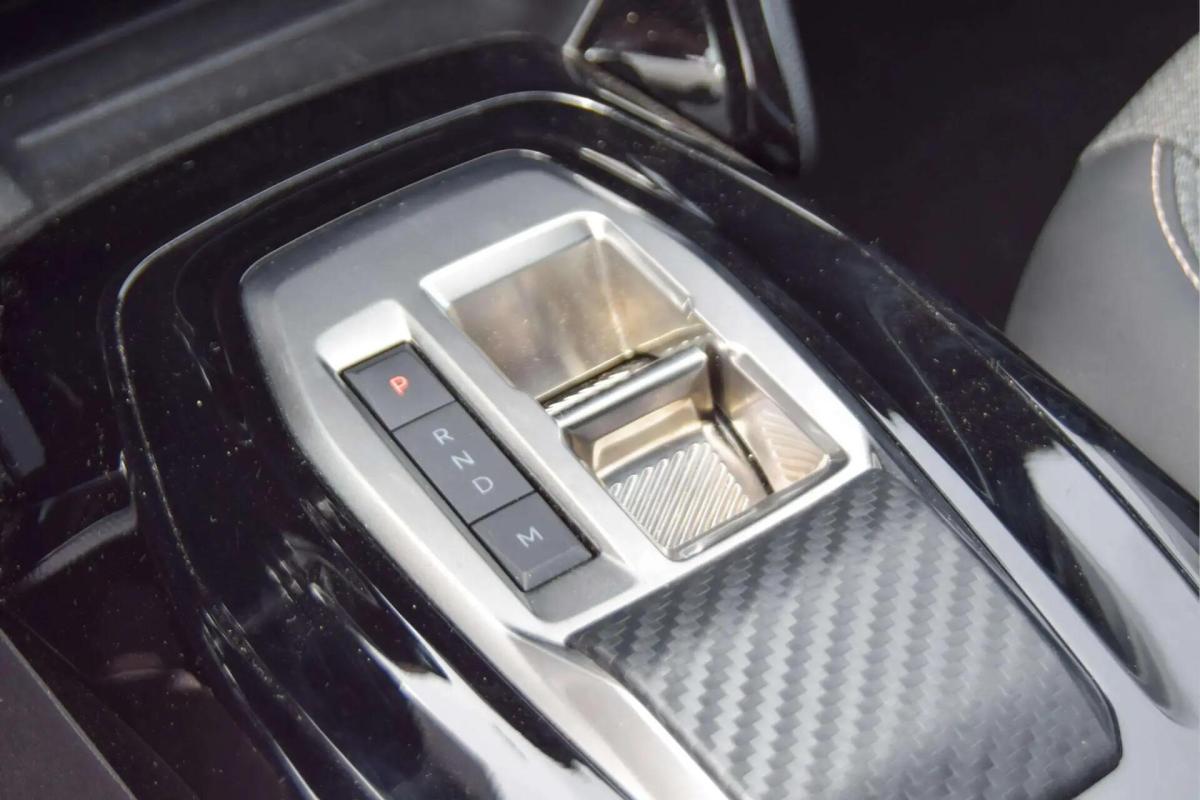 peugeot-208-2025-gasolina-1199cc