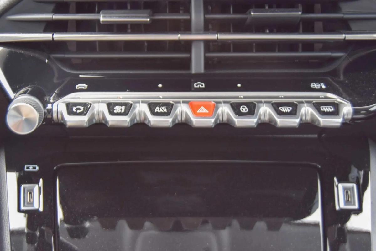 peugeot-208-2025-gasolina-1199cc