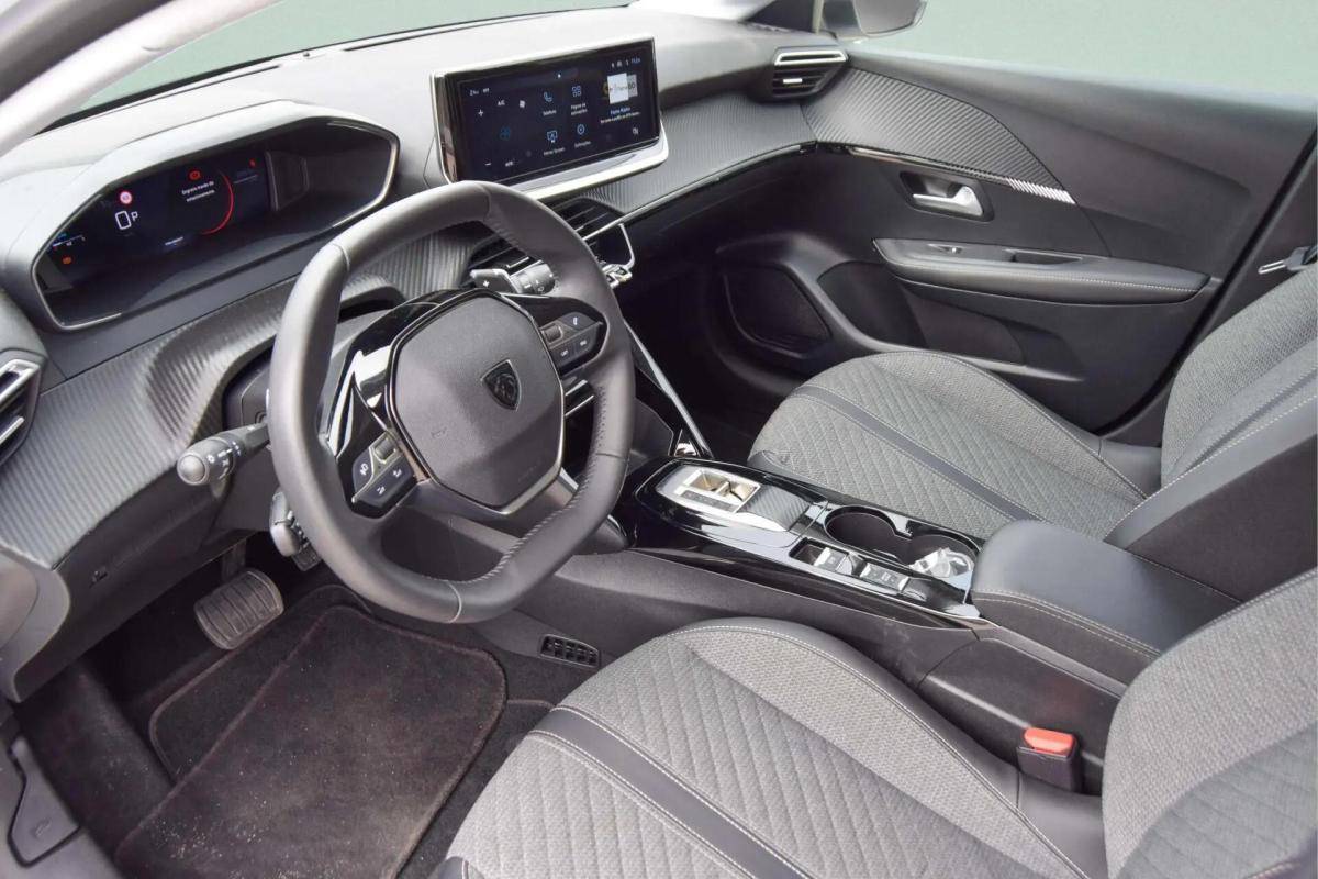 peugeot-208-2025-gasolina-1199cc
