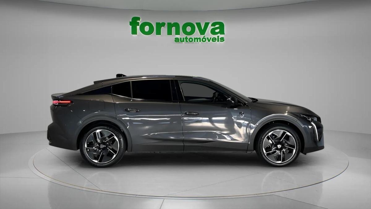peugeot-408-2023-hibrido-a-gasolina-1598cc