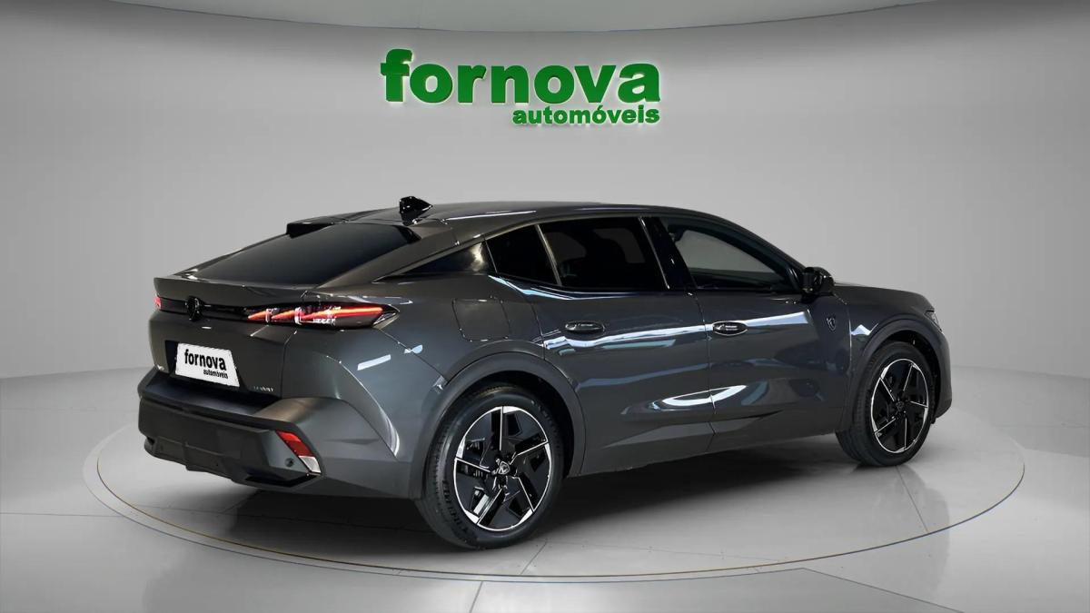peugeot-408-2023-hibrido-a-gasolina-1598cc
