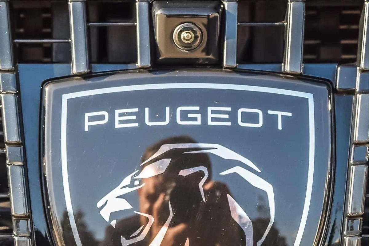 peugeot-408-2023-hibrido-a-gasolina-1598cc