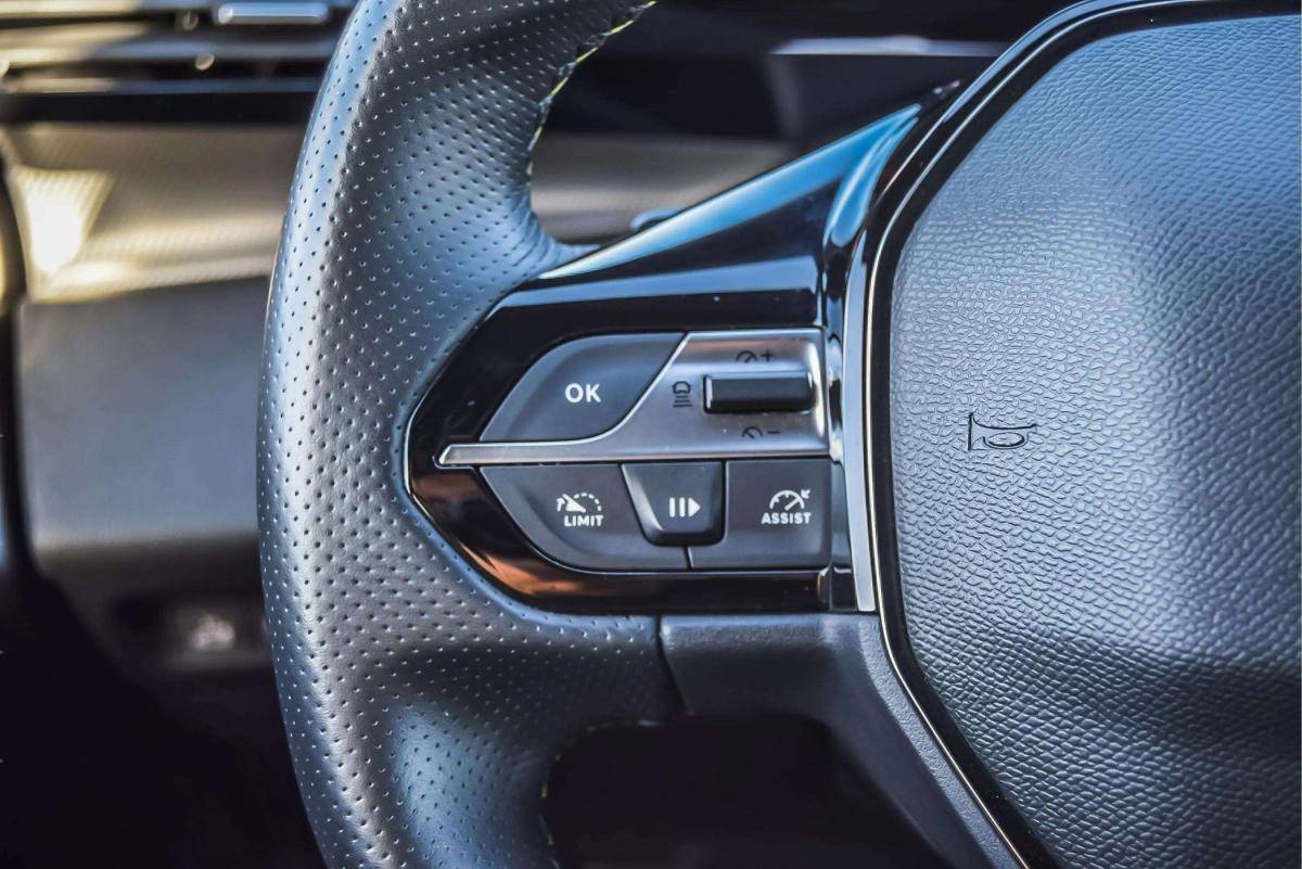 peugeot-408-2023-hibrido-a-gasolina-1598cc