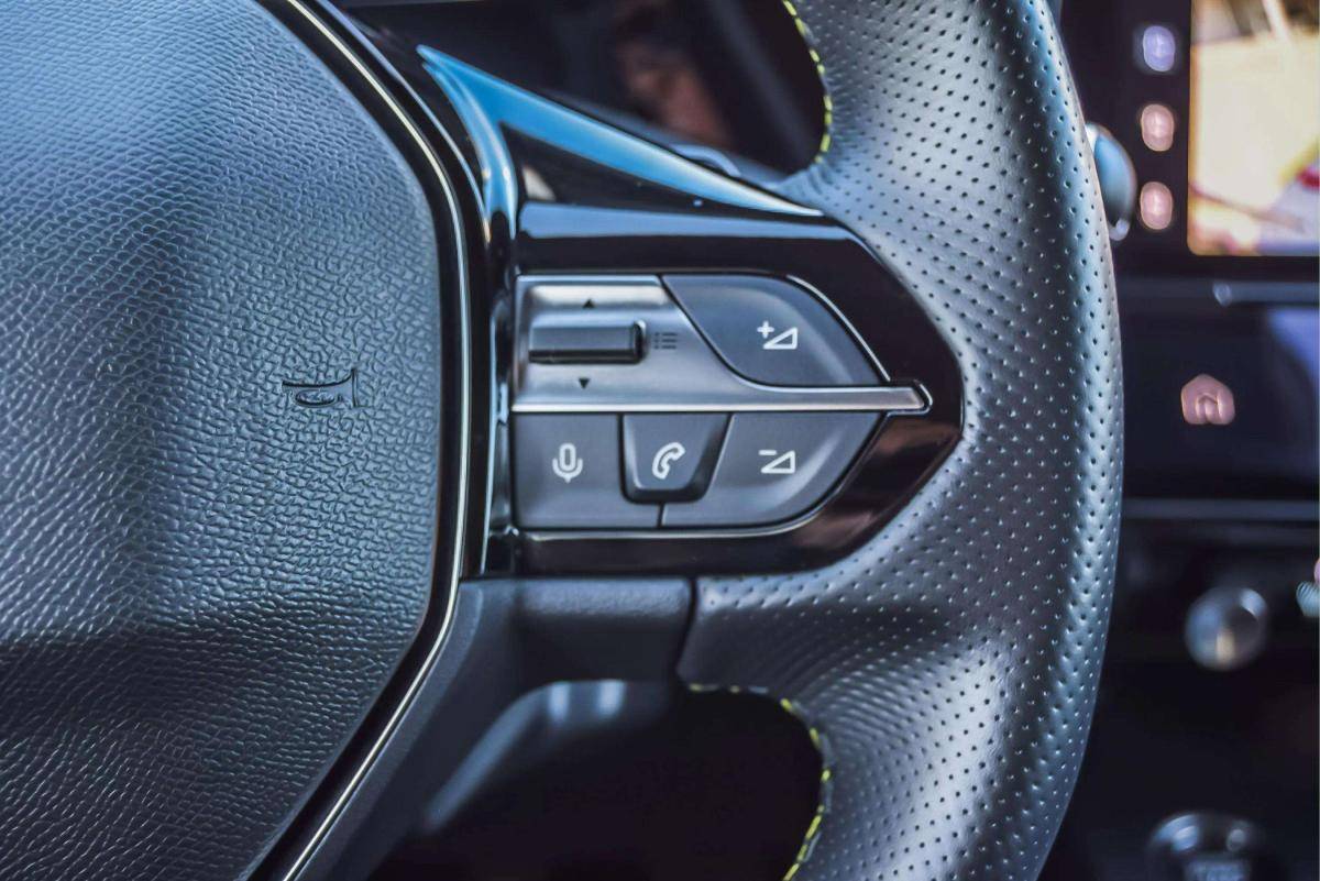 peugeot-408-2023-hibrido-a-gasolina-1598cc
