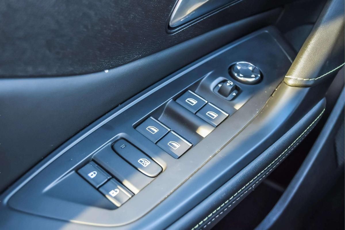 peugeot-408-2023-hibrido-a-gasolina-1598cc