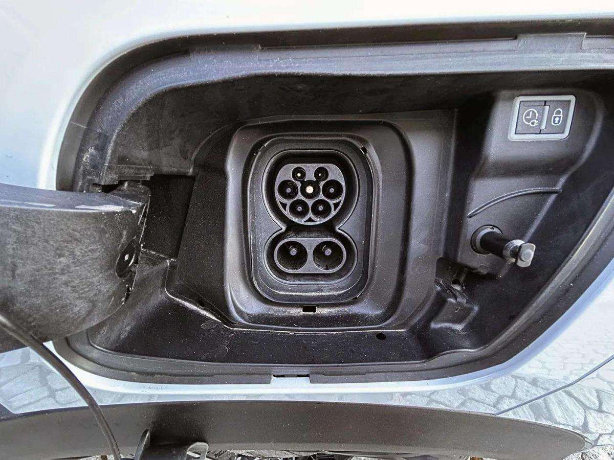 peugeot-2008-2024-eletrico-0cc