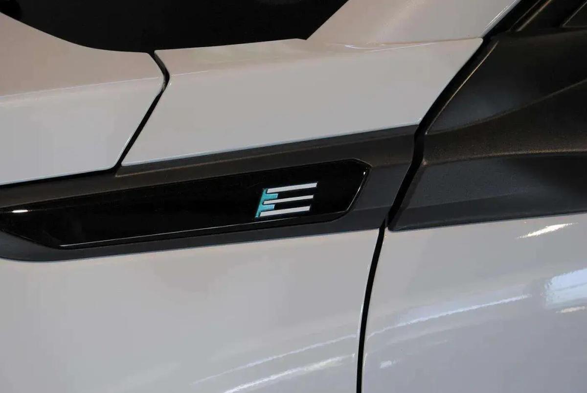 peugeot-e-2008-2024-eletrico-0cc