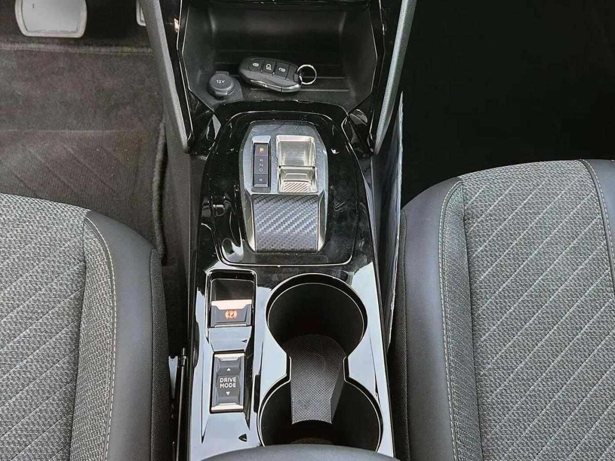 peugeot-e-2008-2024-eletrico-0cc