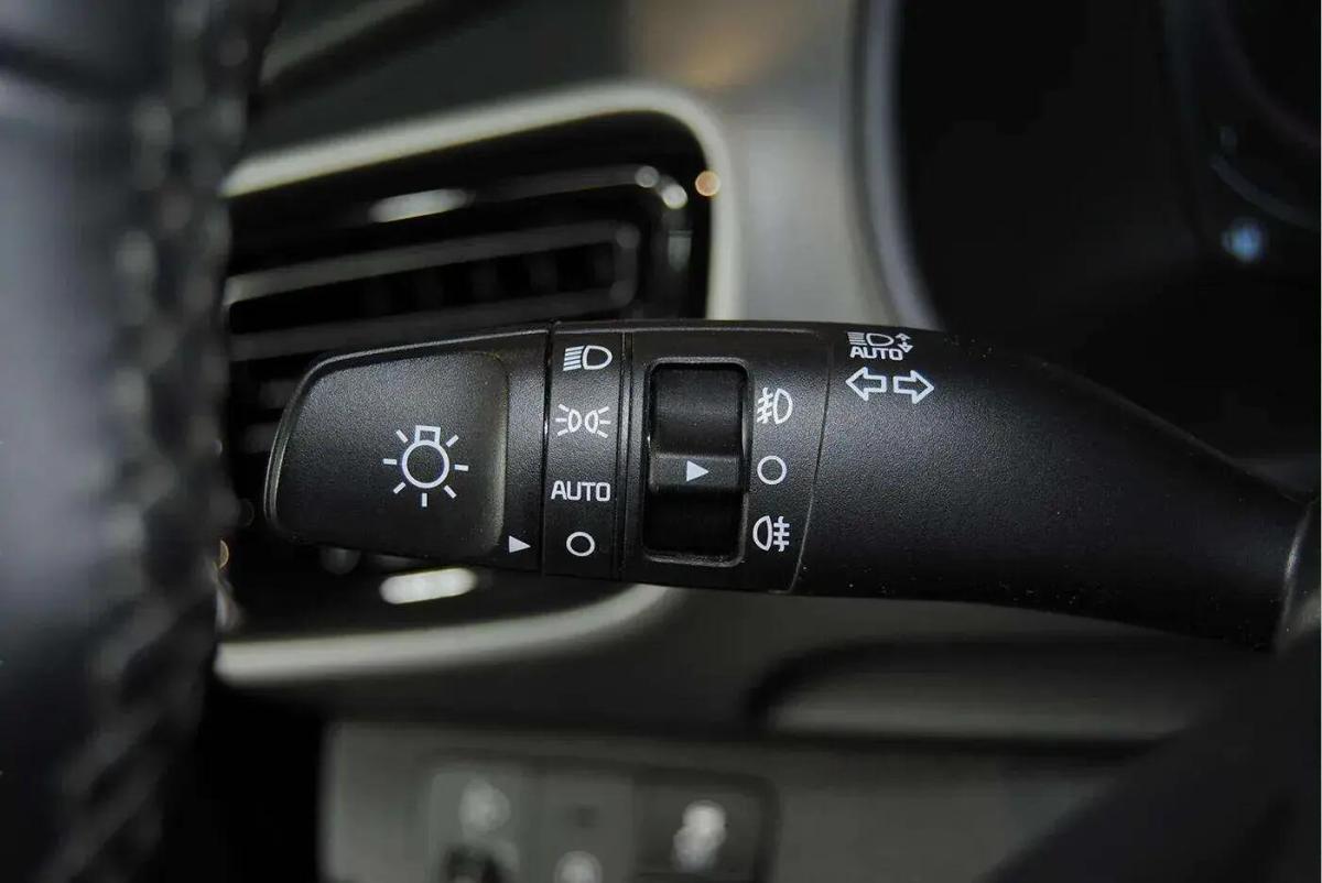 kia-stonic-2025-gasolina-998cc