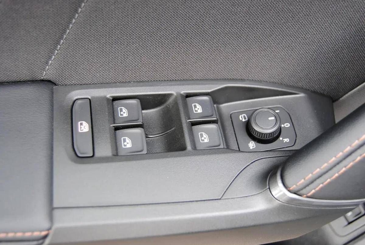 cupra-leon-sportstourer-2025-hibrido-a-gasolina-1499cc