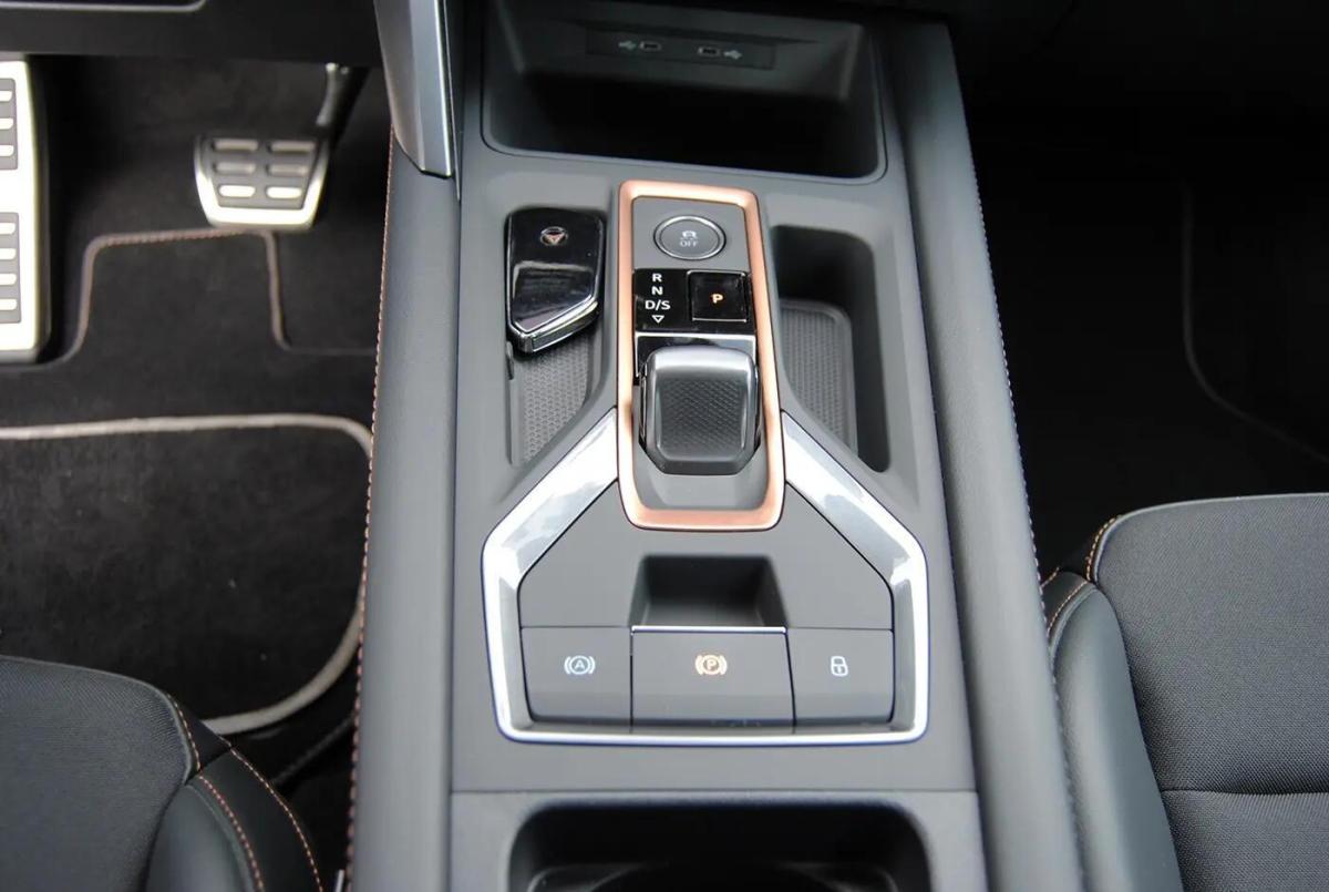 cupra-leon-sportstourer-2025-hibrido-a-gasolina-1499cc