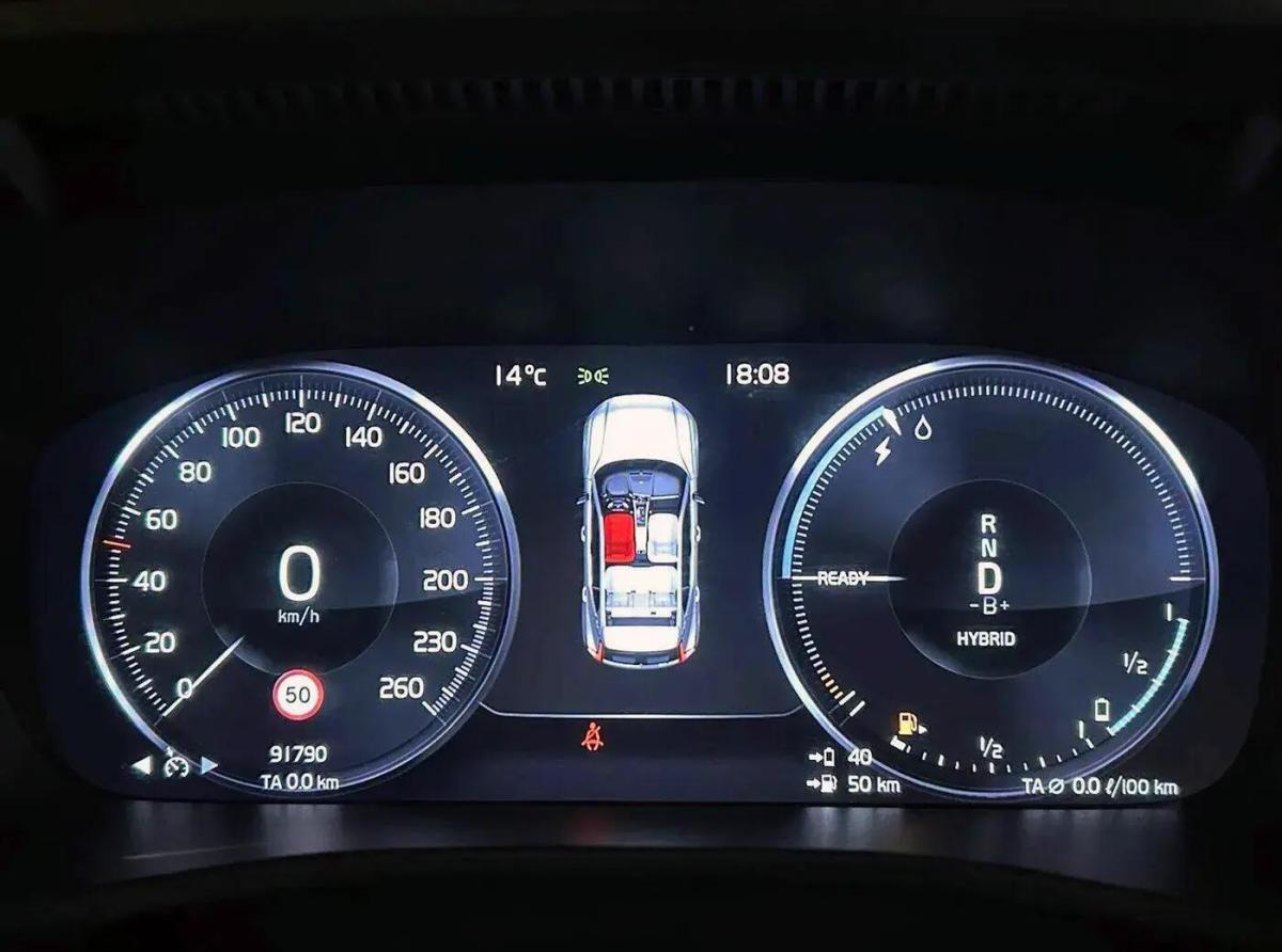 volvo-xc40-2021-hibrido-a-gasolina-1477cc