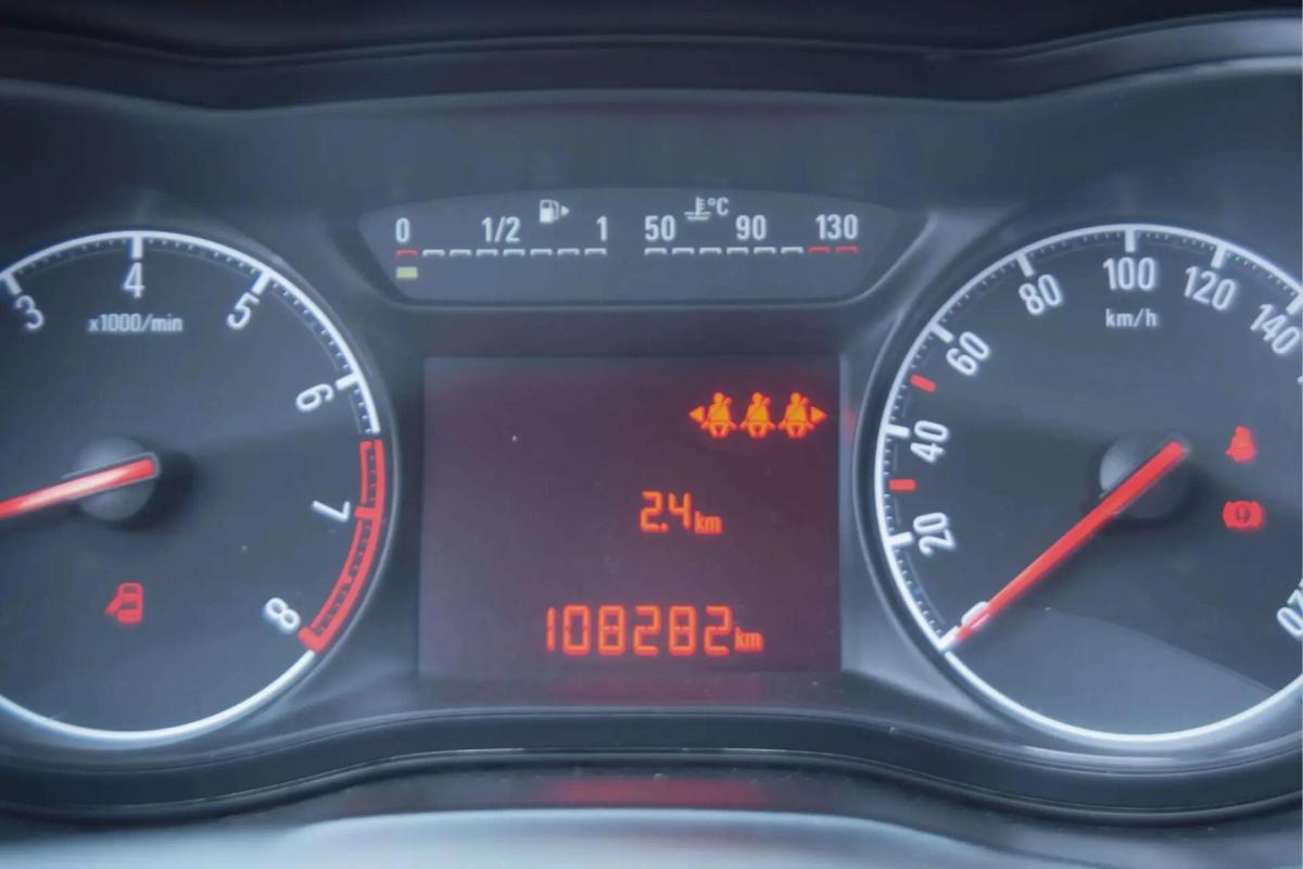 opel-corsa-2016-gasolina-1229cc