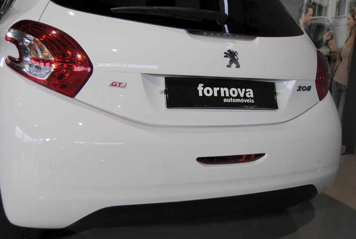 peugeot-208-2013-gasolina-1598cc