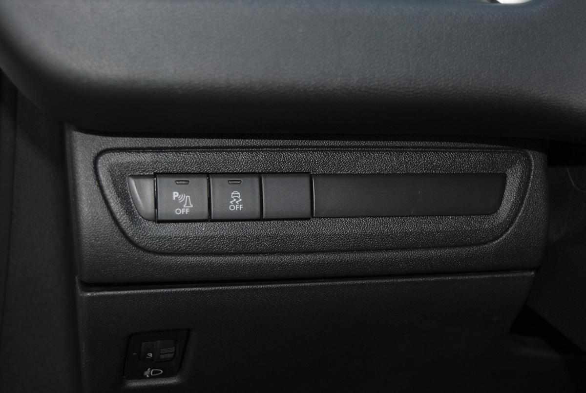peugeot-208-2013-gasolina-1598cc