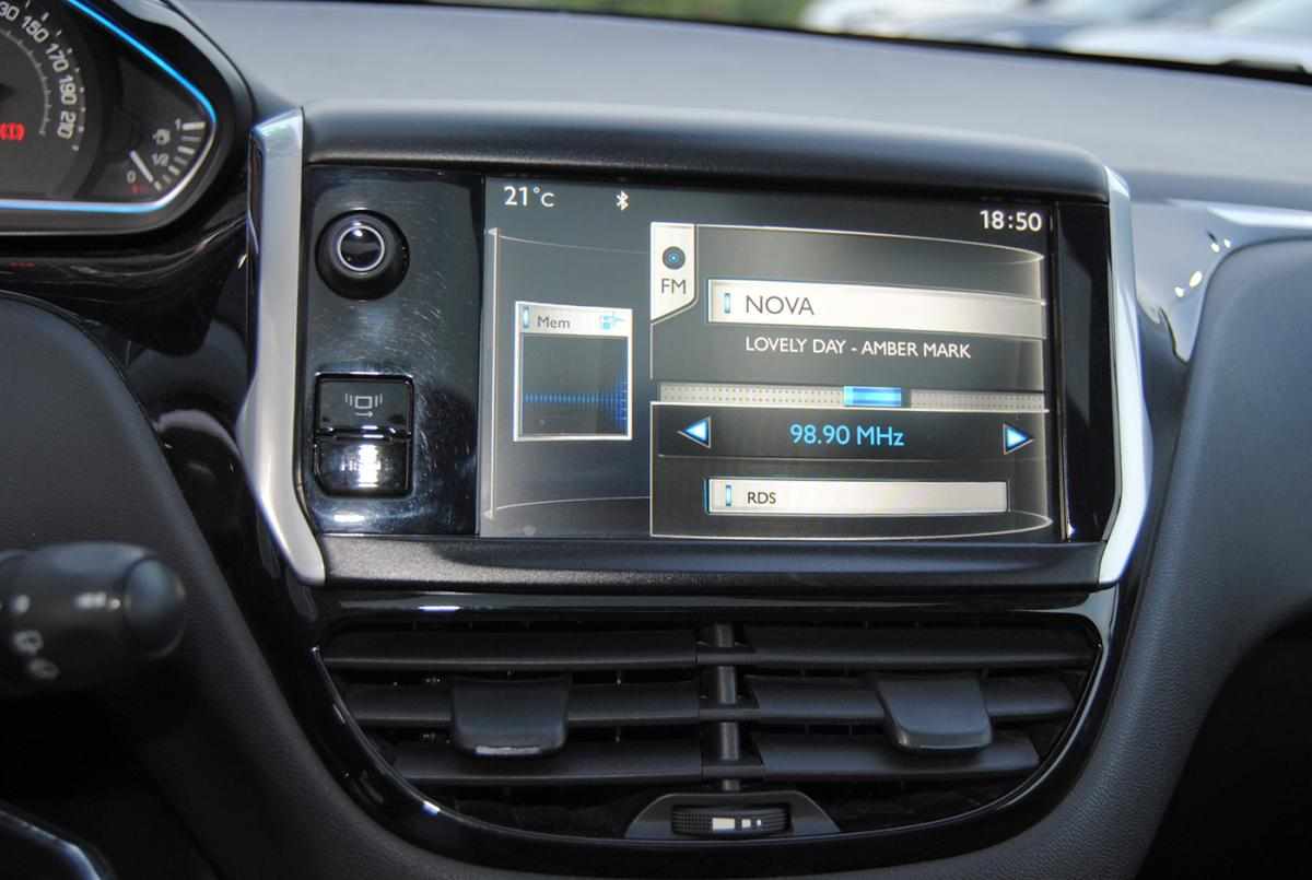 peugeot-208-2013-gasolina-1598cc