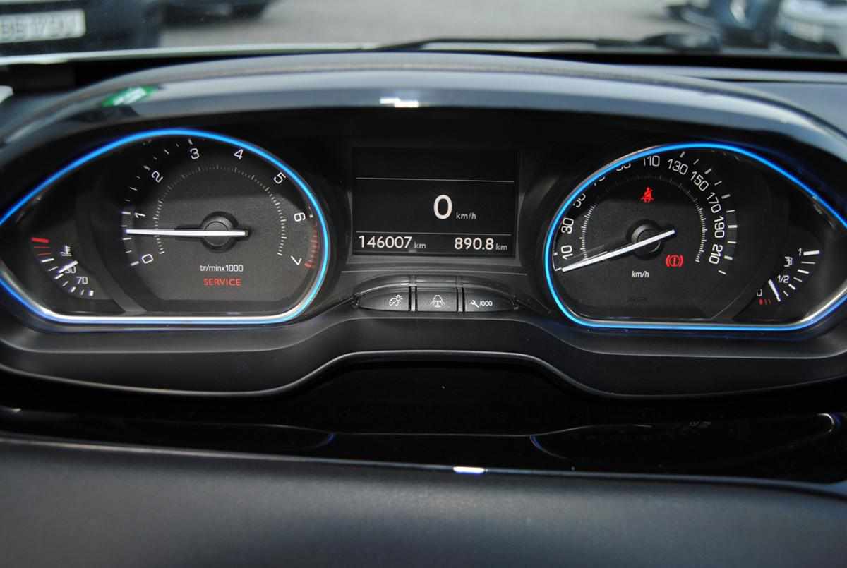 peugeot-208-2013-gasolina-1598cc