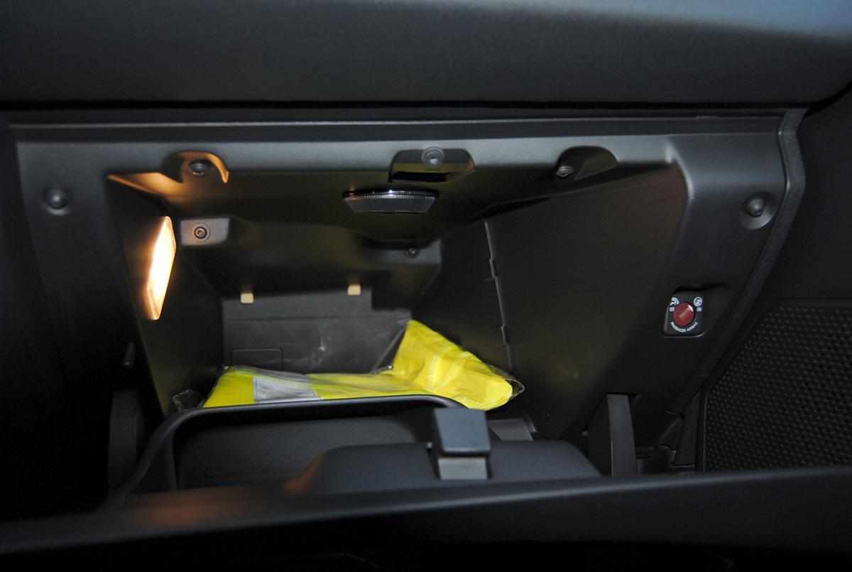 peugeot-208-2013-gasolina-1598cc