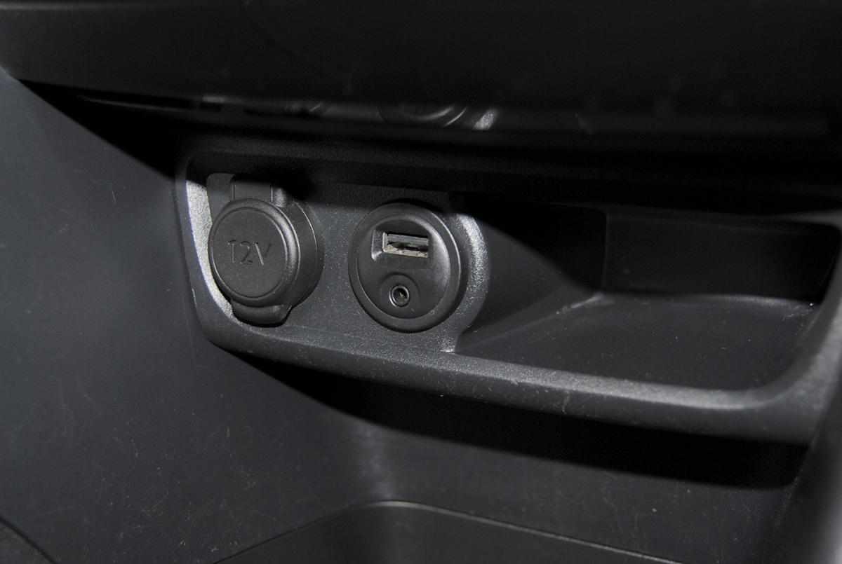 peugeot-208-2013-gasolina-1598cc