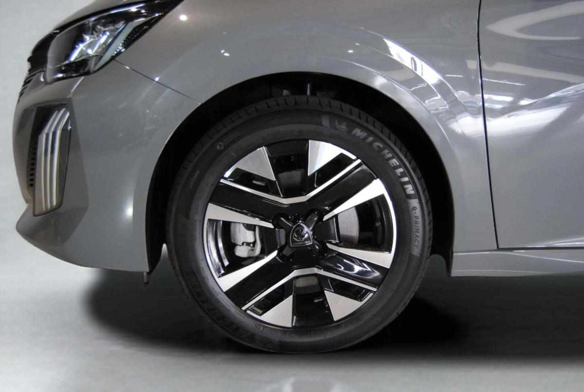 peugeot-208-2025-hibrido-a-gasolina-1199cc