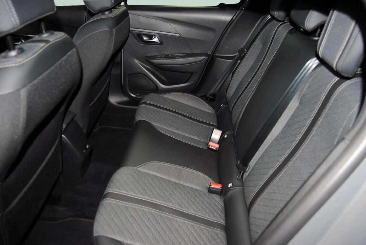 peugeot-208-2025-hibrido-a-gasolina-1199cc