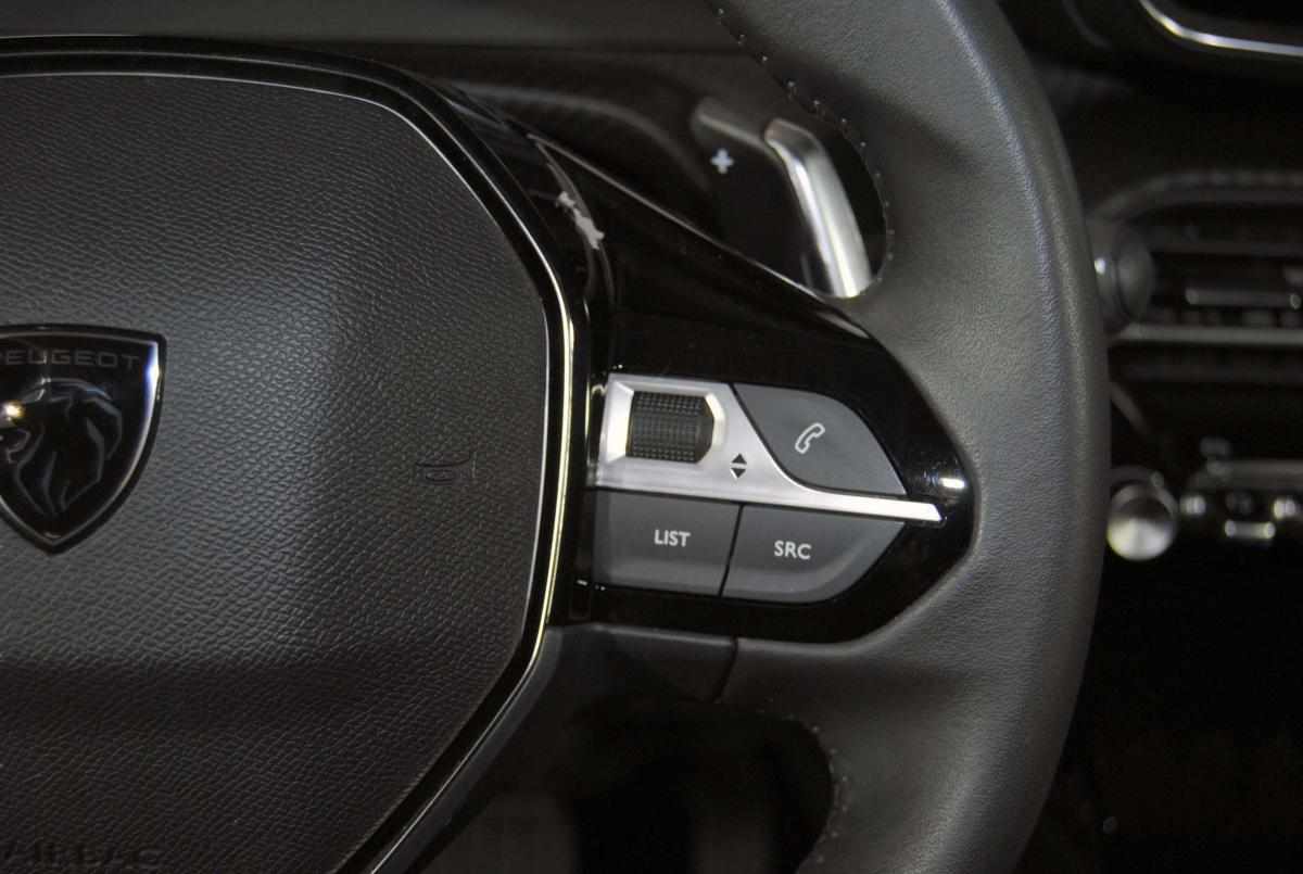 peugeot-208-2025-hibrido-a-gasolina-1199cc