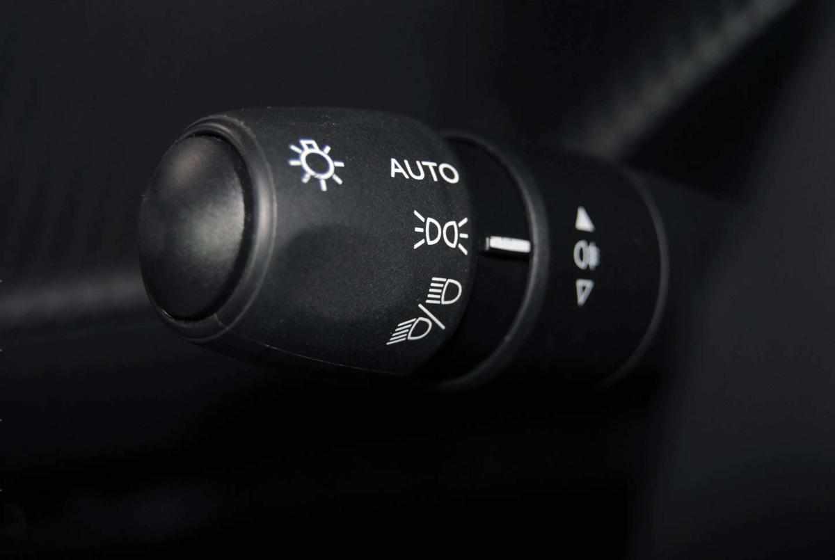 peugeot-208-2025-hibrido-a-gasolina-1199cc