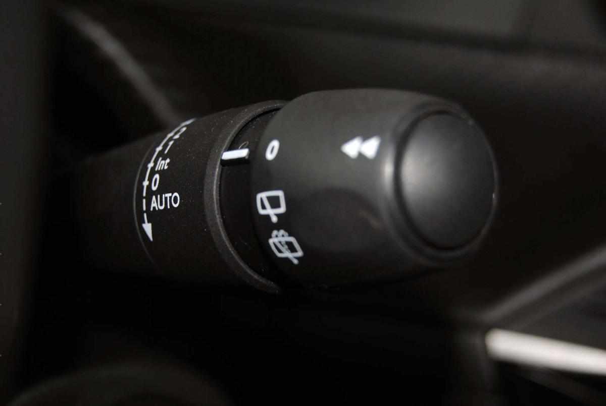 peugeot-208-2025-hibrido-a-gasolina-1199cc