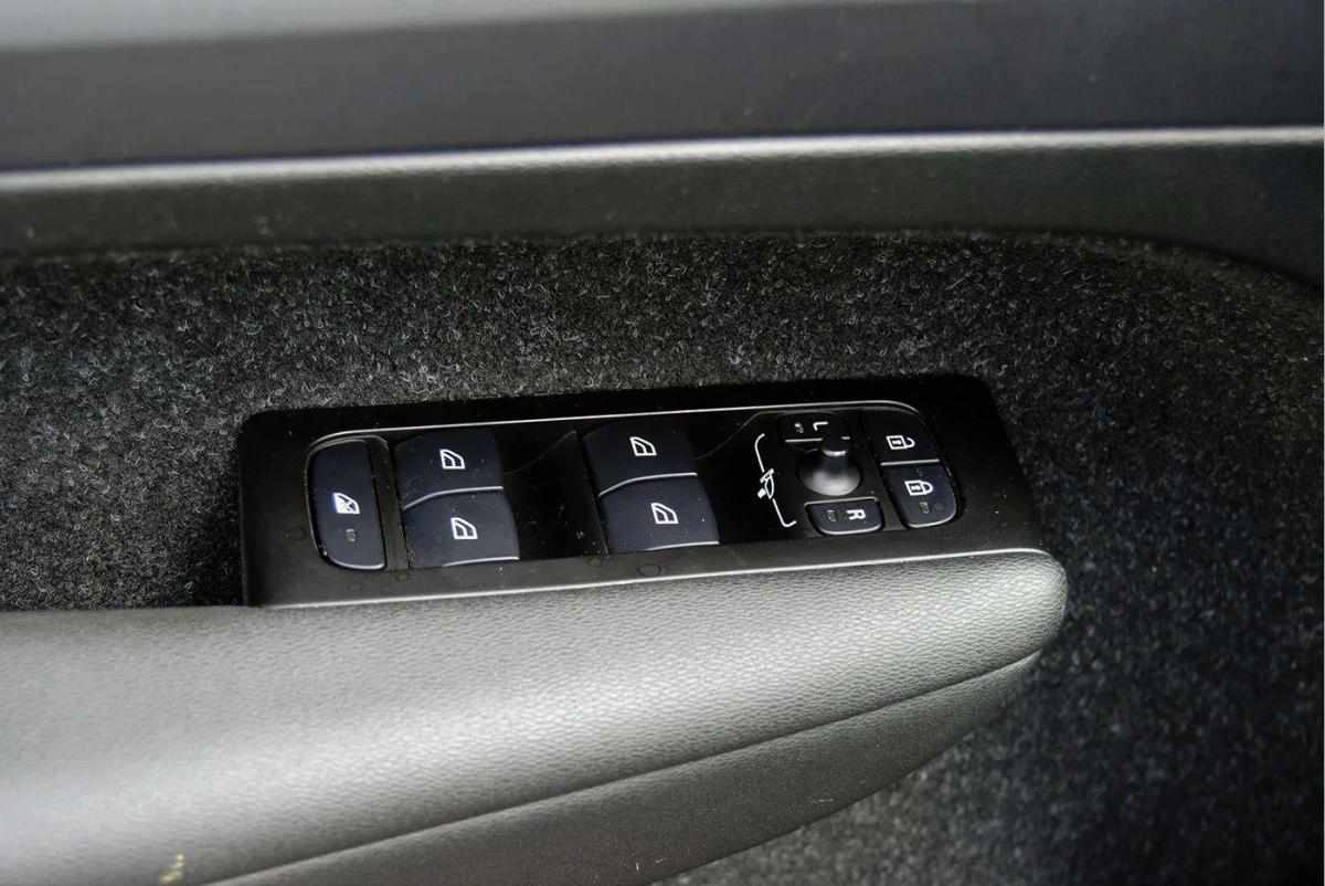 volvo-xc40-2021-hibrido-a-gasolina-1477cc
