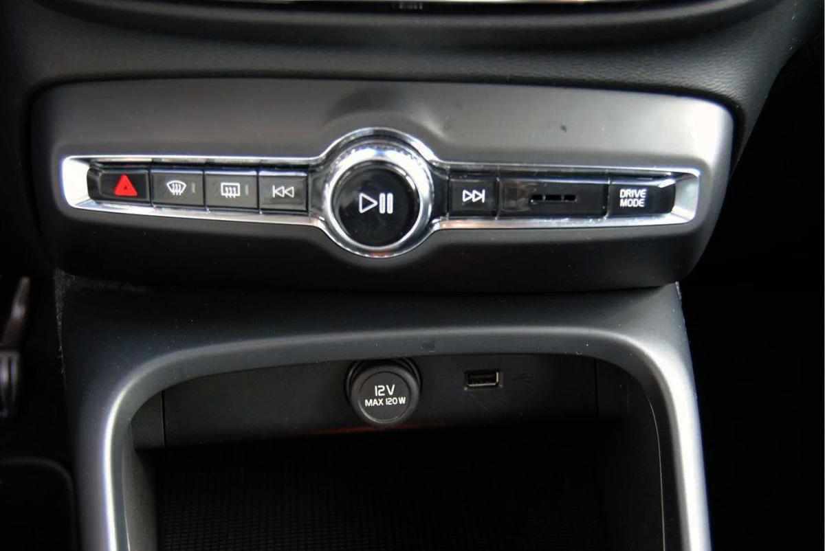 volvo-xc40-2021-hibrido-a-gasolina-1477cc