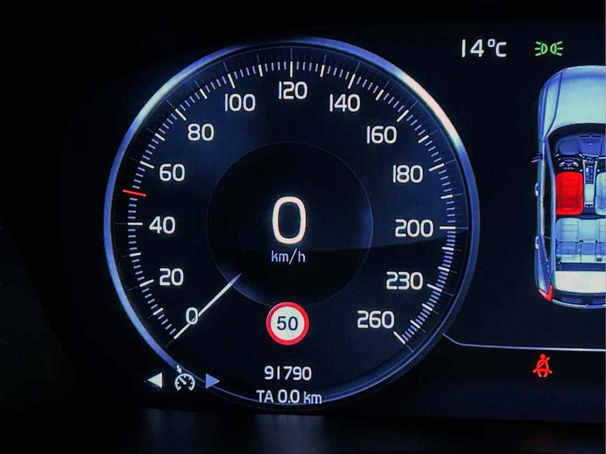 volvo-xc40-2021-hibrido-a-gasolina-1477cc