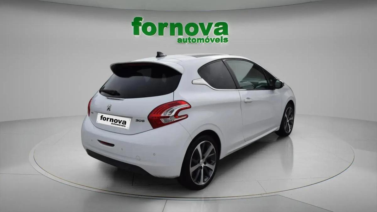 peugeot-208-2013-gasolina-1598cc