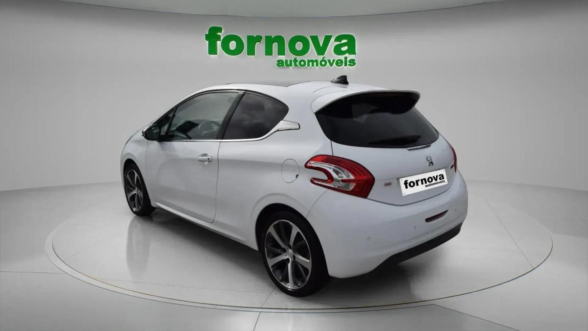 peugeot-208-2013-gasolina-1598cc
